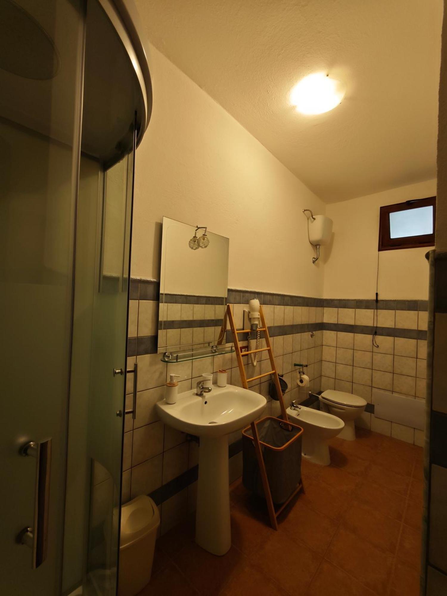 B&B Domu Delunas Giba Buitenkant foto