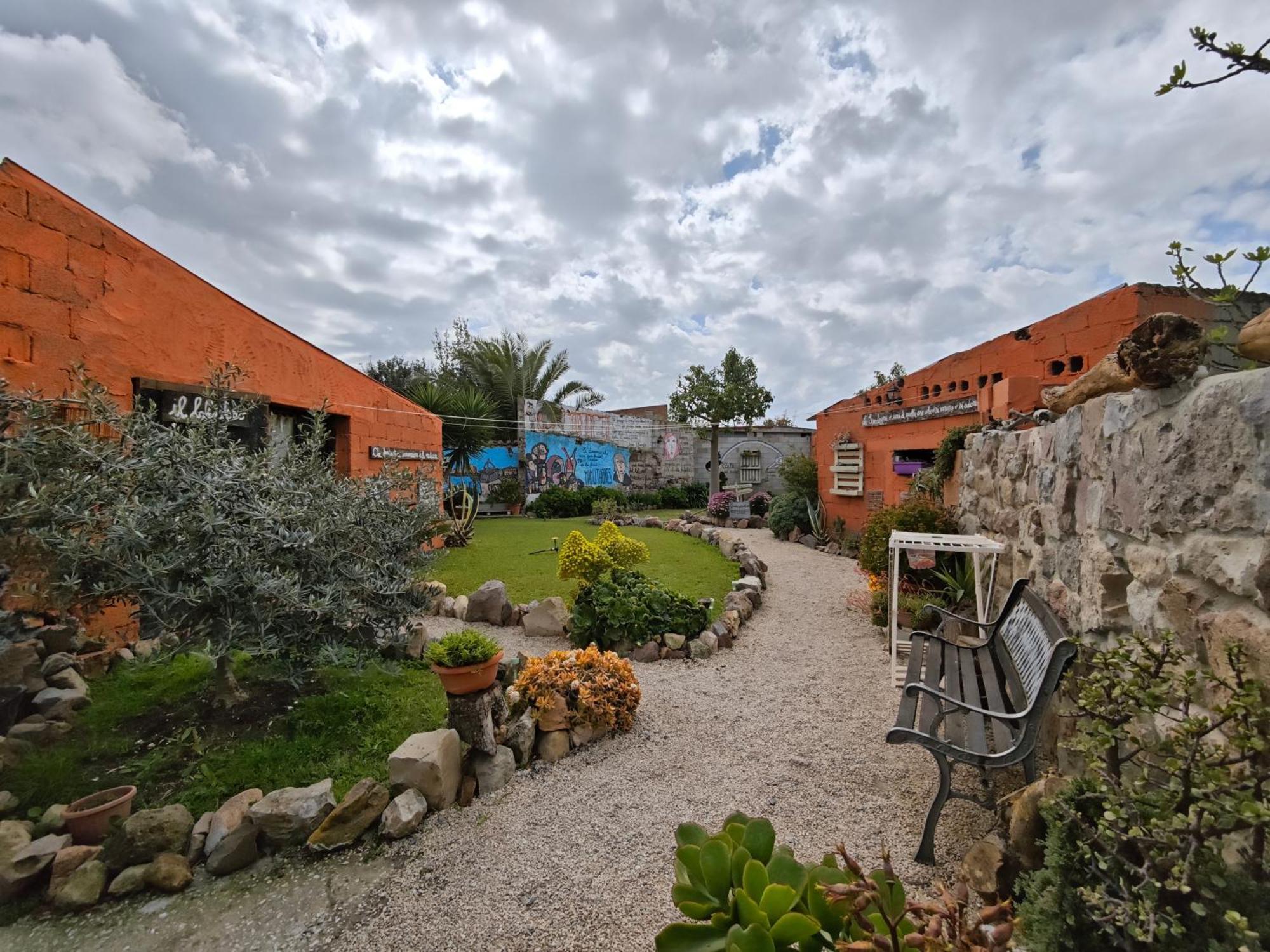 B&B Domu Delunas Giba Buitenkant foto