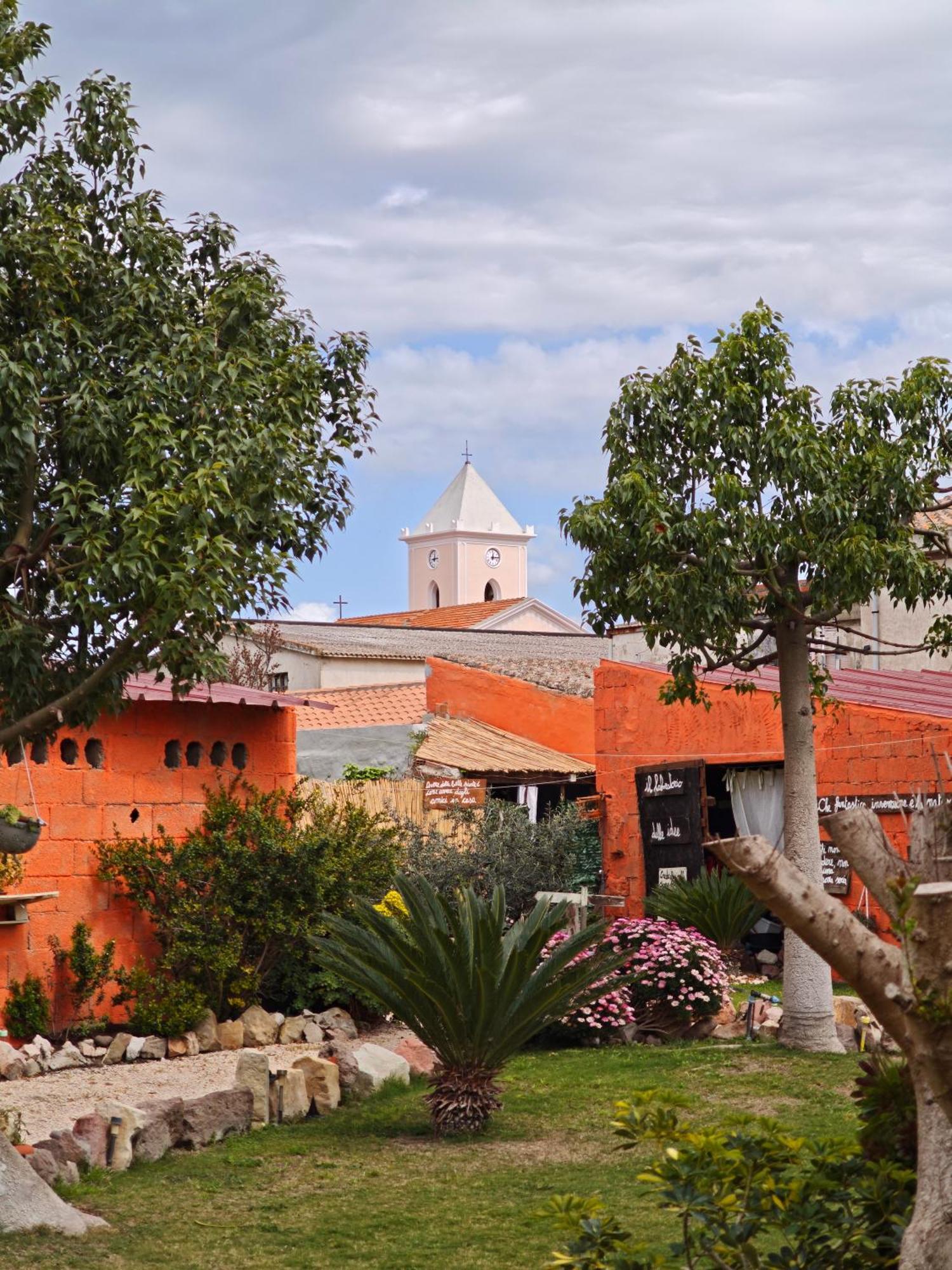 B&B Domu Delunas Giba Buitenkant foto