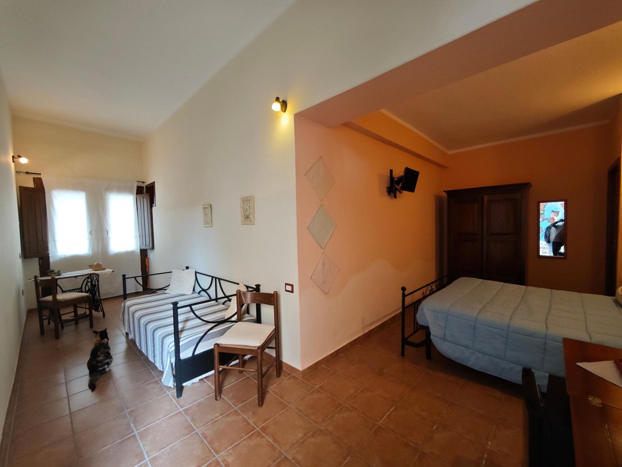 B&B Domu Delunas Giba Buitenkant foto