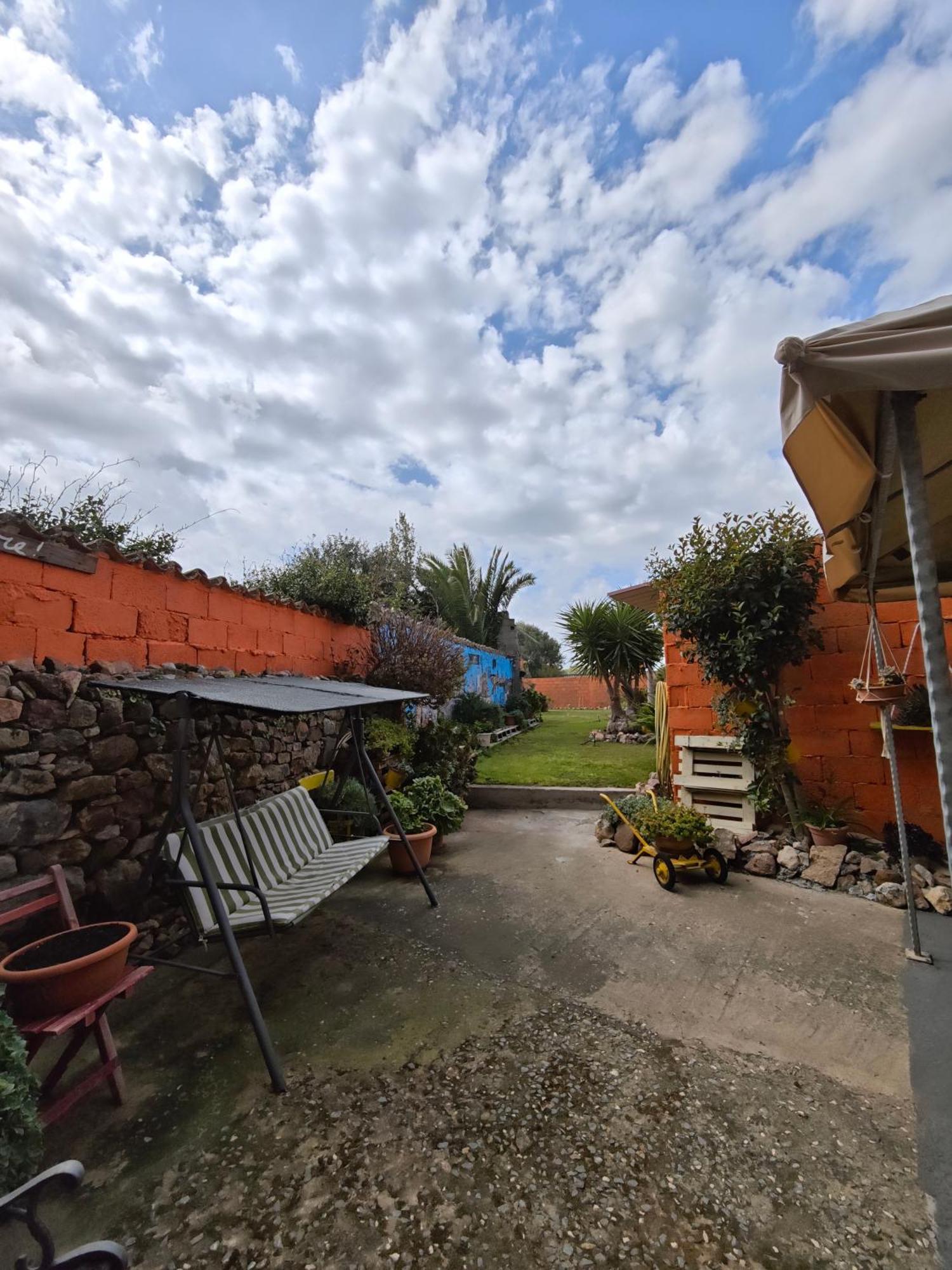 B&B Domu Delunas Giba Buitenkant foto